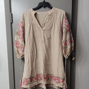 Chic Beige Floral Tunic with Pink Accents